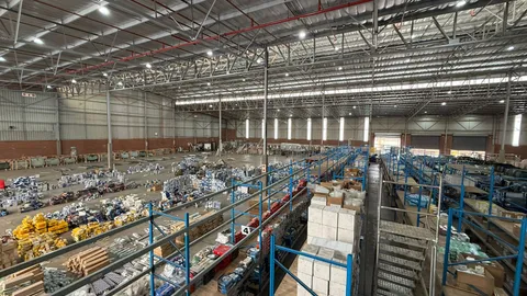 Warehouse to let in Pomona (17).